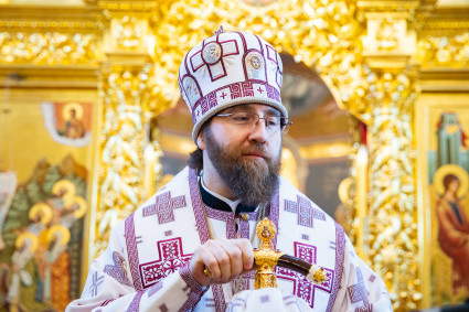 Митрополит Игнатий совершил Божественную литургию в Свято-Троицком кафедральном соборе г. Саратова