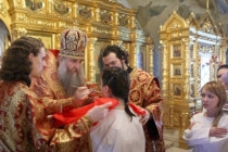 Крещальная Литургия в Свято-Троицком соборе Саратова
