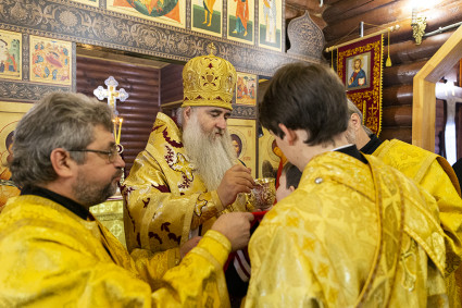 Великое освящение храма Казанской иконы Божией Матери г. Вольска и Божественная литургия в новоосвященном храме