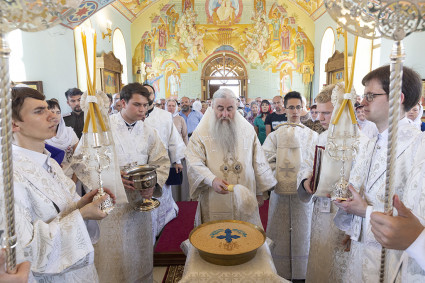 Божественная литургия в Вознесенско-Пантелеимоновском храме с. Усть-Курдюм Саратовского района