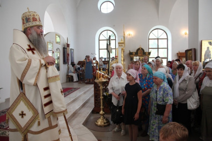 Божественная литургия в храме Рождества Христова г. Саратова