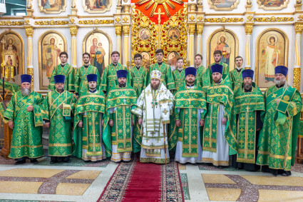 Митрополит Игнатий совершил Божественную литургию во Всехсвятском храме г. Саратова