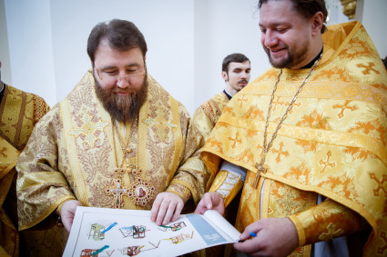 Митрополит Игнатий совершил Божественную литургию в Николо-Тихвинском соборном храме г. Саратова