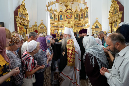 Божественная литургия в храме во имя святого великомученика Георгия Победоносца г. Саратова