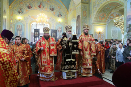Божественная литургия в храме в честь Покрова Пресвятой Богородицы