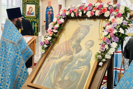 В храм преподобного Иоанна Рыльского и праведного Иоанна Кронштадтского с. Рыбное передана Иверская икона Божией Матери