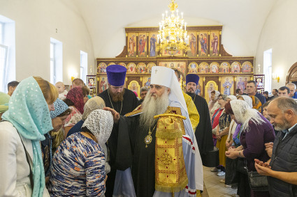 Божественная литургия в храме во имя святителя Николая Японского г. Саратова