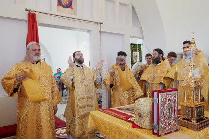 Великое освящение храма во имя преподобного Иоанна Рыльского и святого праведного Иоанна Кронштадтского в селе Рыбное Вольского района и Божественная литургия в новоосвященном храме