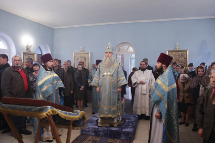 Божественная литургия в храме в честь Рождества Пресвятой Богородицы с. Ершовка (Муммовское) Аткарского района