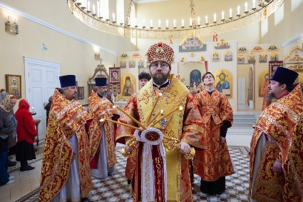 Митрополит Игнатий совершил Божественную литургию в храме святой равноапостольной Марии Магдалины г. Саратова