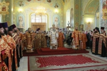 Всенощное бдение в храме в честь Покрова Пресвятой Богородицы Саратова
