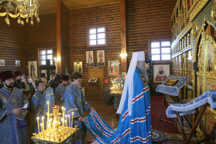 Божественная литургия в храме в честь Сретения Господня г.Саратова