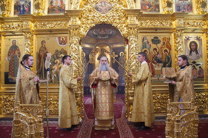 Божественная литургия в Свято-Троицком кафедральном соборе г.Саратова