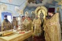 Божественная литургия в Свято-Троицком соборе Саратова