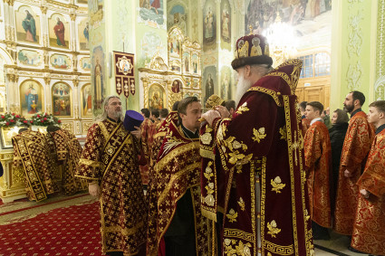 Всенощное бдение в храме в честь Покрова Божией Матери г. Саратова