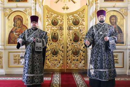 Литургия Преждеосвященных Даров на Архиерейском подворье — храме во имя преподобного Серафима Саровского г.Саратова