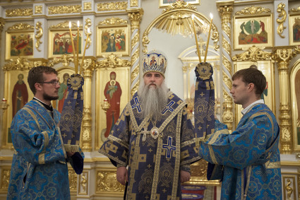 Вечернее богослужение с чином Погребения Божией Матери в Свято-Троицком кафедральном соборе г.Вольска