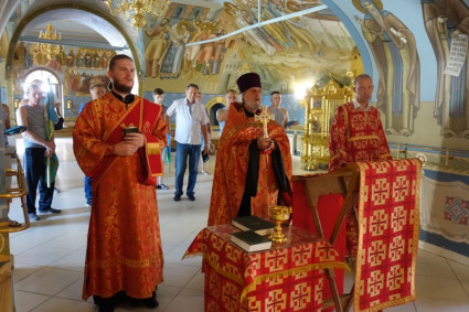 Для военнослужащих и ветеранов ВДВ совершен молебен