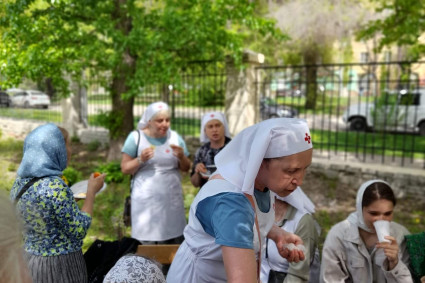 В саратовском храме преподобномученицы Елисаветы совершена первая Литургия