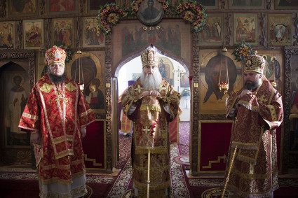 Божественная литургия в Покровском женском монастыре г. Балашова