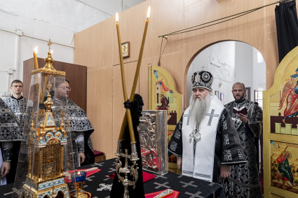 Литургия Преждеосвященных Даров в храме в честь святителя Митрофана, епископа Воронежского, г. Саратова