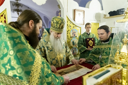 Божественная литургия в Спасо-Преображенском мужском монастыре г. Саратова