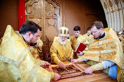 Совершено Великое освящение Свято-Троицкого кафедрального собора г. Покровска (Энгельса)