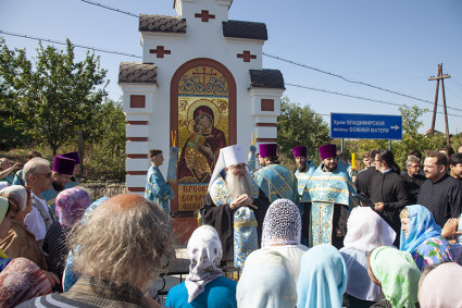 Божественная литургия в храме в честь Владимирской иконы Божией Матери с. Багаевка Саратовского района