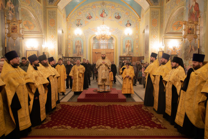 Митрополит Игнатий совершил всенощное бдение в Покровском соборе г. Саратова