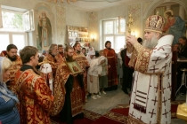 Божественная литургия в храме во имя великомученика и целителя Пантелеимона
