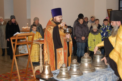 Освящены колокола Свято-Никольского храма с. Поповка