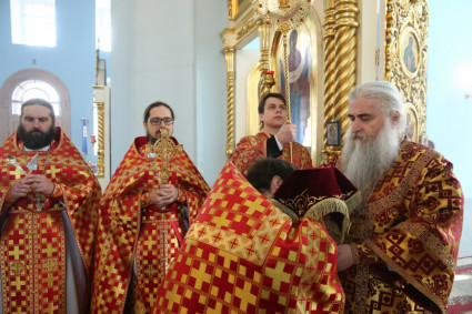 Божественная литургия в храме в честь Покрова Пресвятой Богородицы г. Петровска