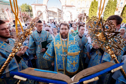 Божественная литургия в Свято-Троицком кафедральном соборе г. Саратова