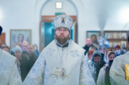 Митрополит Игнатий совершил Божественную литургию в храме Архангела Михаила с. Михайловка