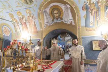 Крещальная литургия в Свято-Троицком кафедральном соборе г. Саратова
