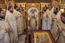 Божественная литургия на Архиерейском Подворье - храме в честь иконы Божией Матери "Утоли моя печали" г. Саратова