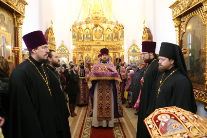 Божественная литургия в храме во имя святого великомученика Георгия Победоносца г.Саратова