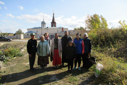 Прихожане Христорождественского храма с. Синенькие побывали в Каменно-Бродском монастыре