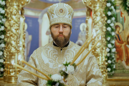 Митрополит Игнатий совершил ночное рождественское богослужение в Свято-Троицком кафедральном соборе г. Саратова