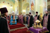 Всенощное бдение в храме в честь Покрова Пресвятой Богородицы Саратова