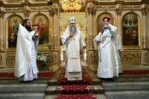 Божественная литургия в Покровском храме Саратова