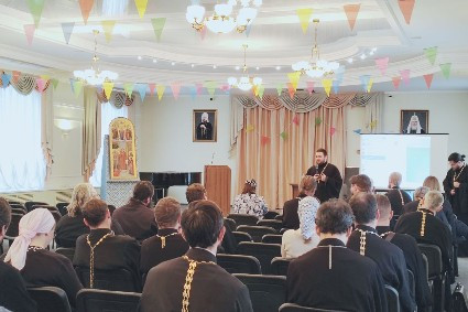 В рамках Пименовских чтений состоялась панельная дискуссия «Сочетание традиционных и современных форм просвещения как залог успешной катехизической деятельности»