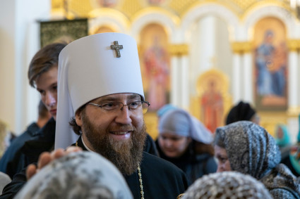 Митрополит Игнатий совершил Божественную литургию в соборном храме святителя Спиридона Тримифунтского г. Саратова