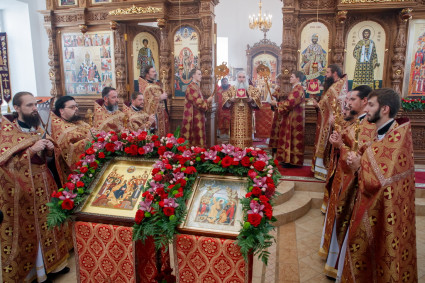 Божественная литургия в храме во имя Новомучеников и исповедников Саратовских г. Саратова