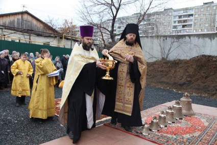 Совершен чин освящения колоколов храма, построенного в поселке Северный Ленинского района г. Саратова