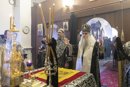 Литургия Преждеосвященных Даров в храме во имя Святителя Тихона, Епископа Воронежского, Задонского чудотворца, г. Саратова