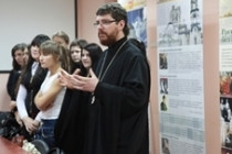 В Саратовском педагогическом колледже открылась выставка «Молчаливая революция»