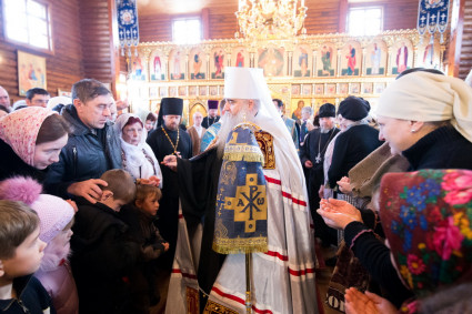 Митрополит Лонгин совершил Божественную литургию в храме в честь Сретения Господня г.Саратова