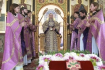 Божественная литургия в храме в честь иконы Божией Матери «Утоли моя печали» Саратова
