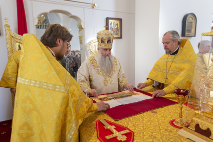 Божественная литургия в храме Рождества Христова г. Саратова
